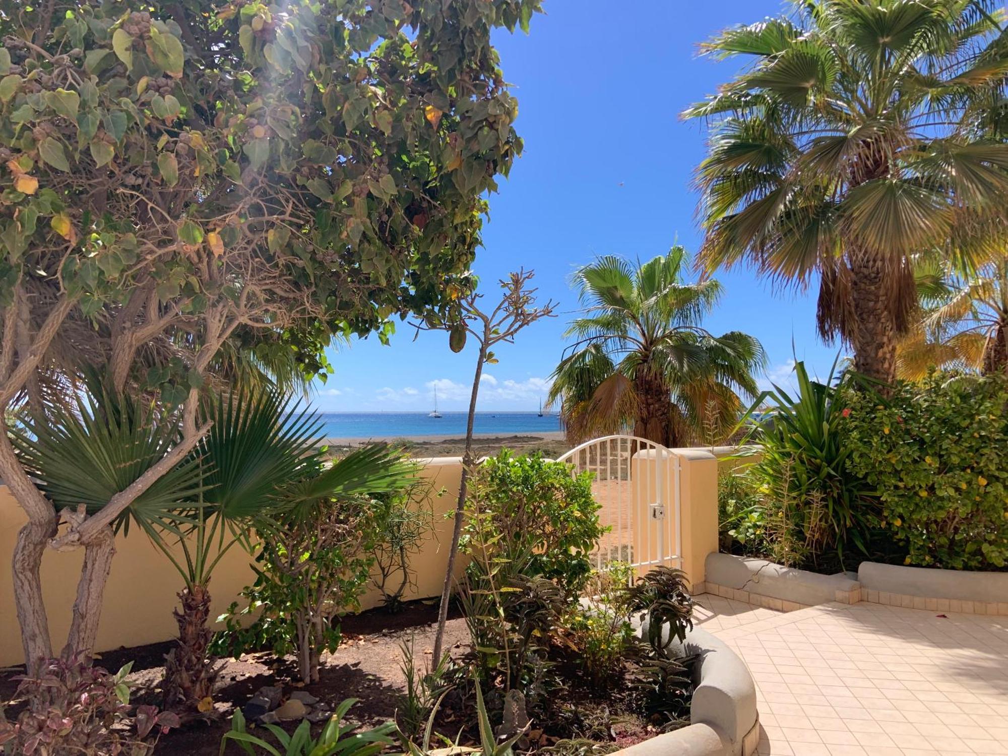Lovely Beach Front Apartment In 산타 마리아 외부 사진